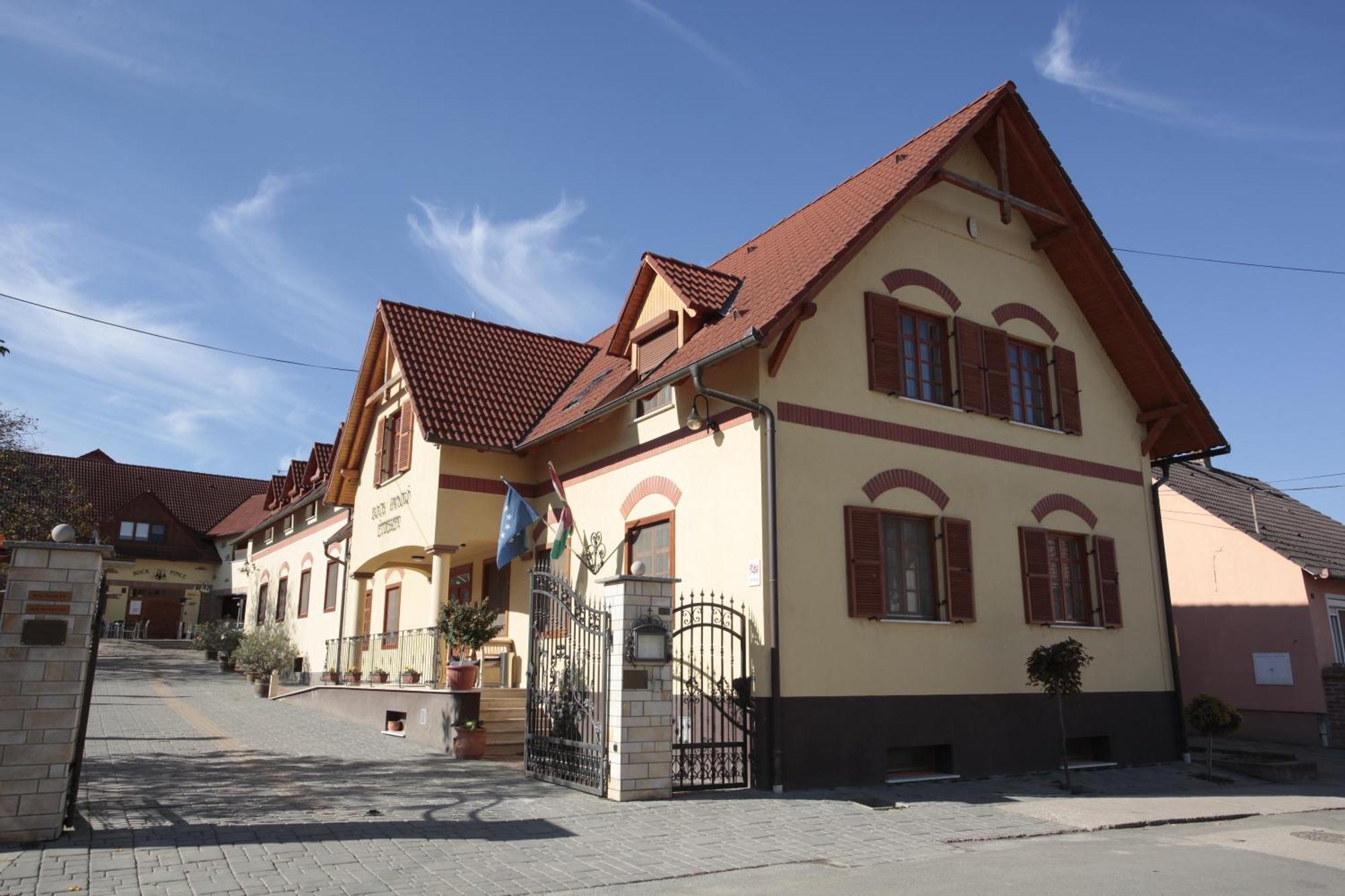 Bock Hotel Ermitage Villany Exterior photo